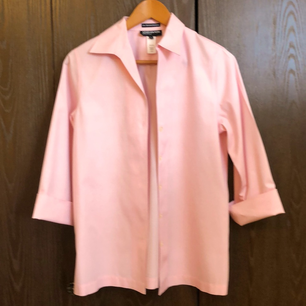 JONES NEW YORK SIZE 8 - NO IRON BLOUSE BARBIE PINK 3/4 SLEEVE 5-BUTTON - #303